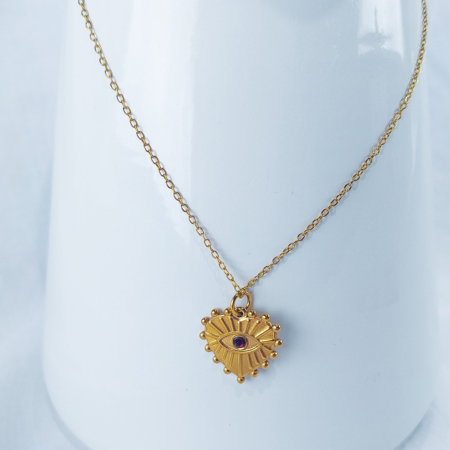 Colar de Aço Inoxidável com Coração de Proteção