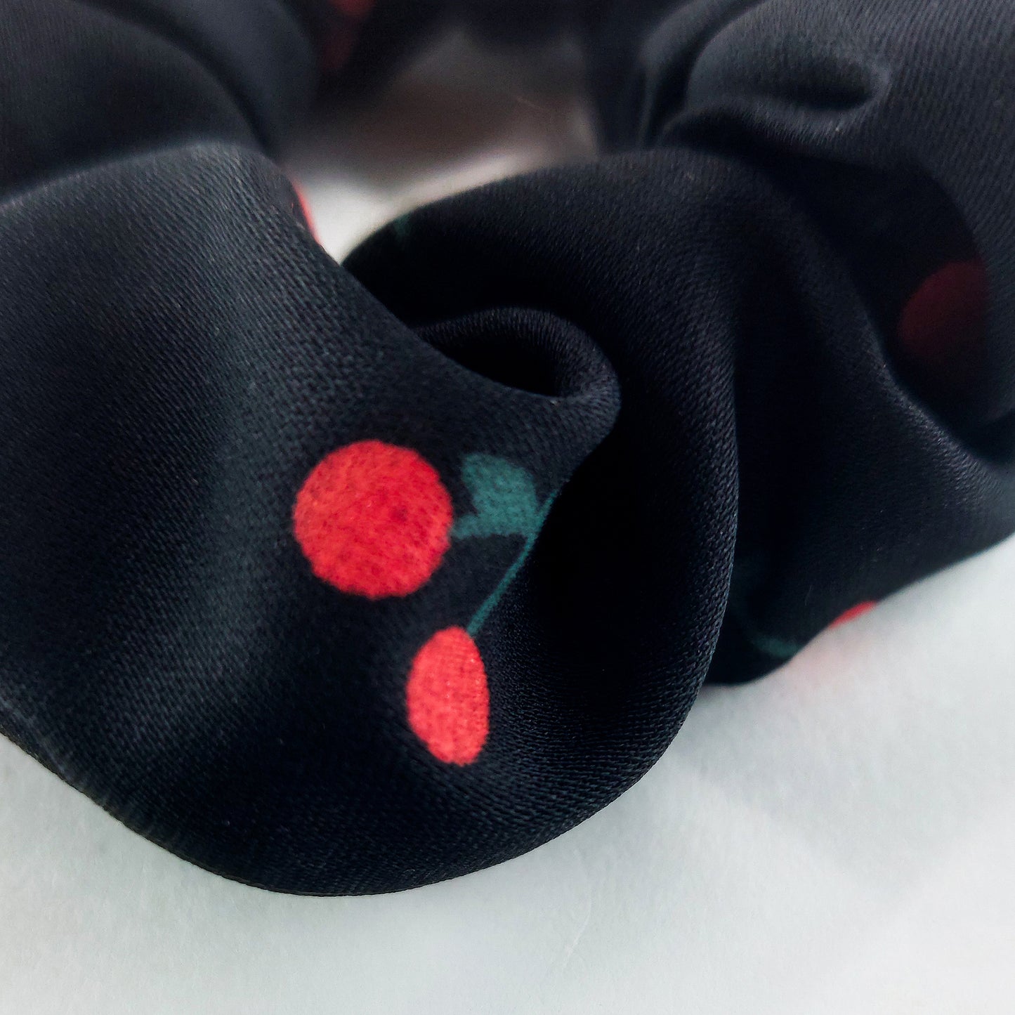 Scrunchie de Licra - Cerejas