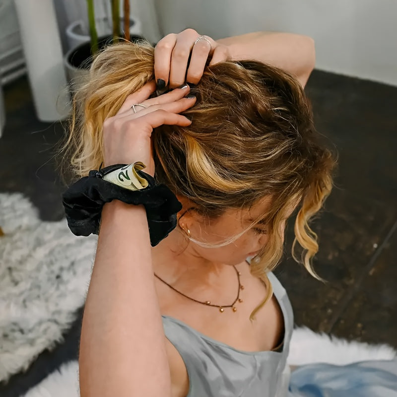 Scrunchie de Veludo com Fecho
